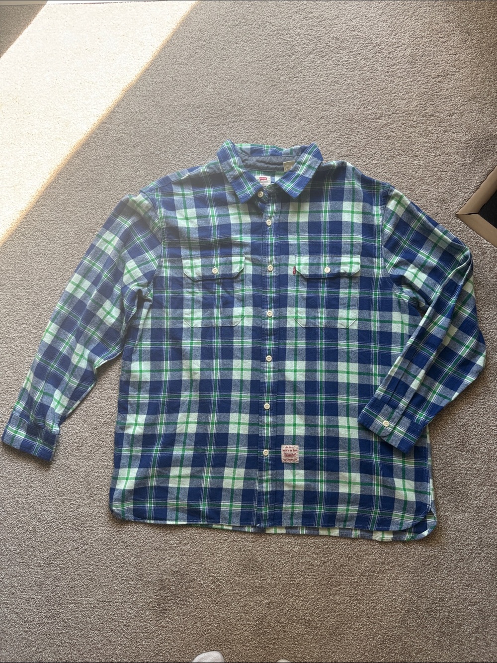 Levi's Men's Blue & Green Plaid Button-Down Flannel Shirt
